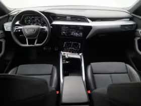 Audi Q8 (2023) thumbnail 8