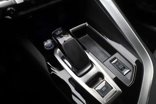 Peugeot 3008 (2021) thumbnail 19