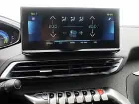 Peugeot 3008 (2021) thumbnail 24