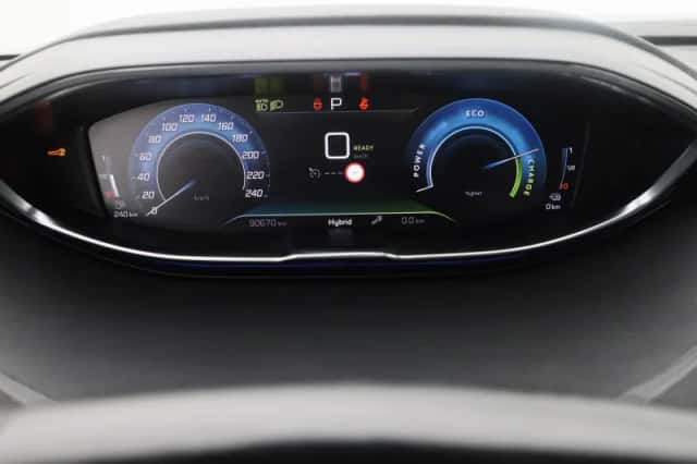 Peugeot 3008 (2021) thumbnail 6