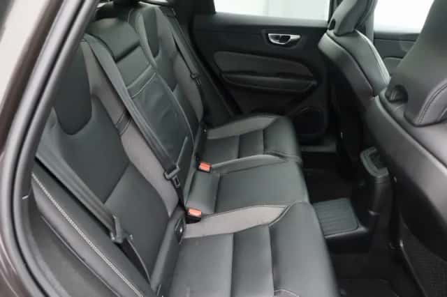 Volvo XC60 (2021) thumbnail 11
