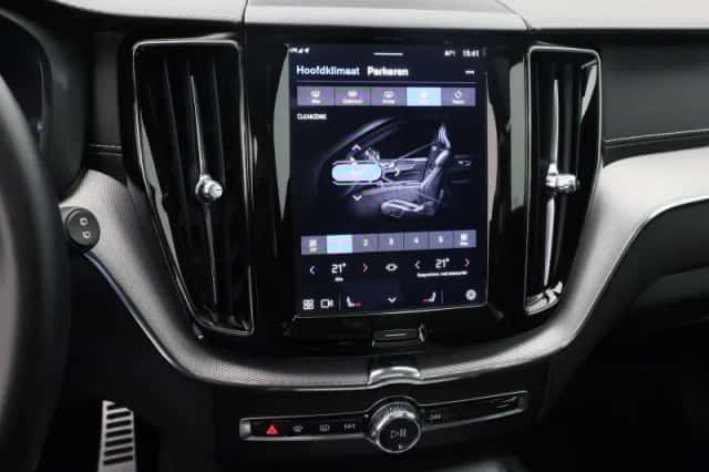 Volvo XC60 (2021) thumbnail 17