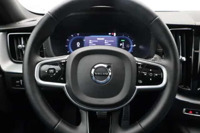 Volvo XC60 (2021) thumbnail 18