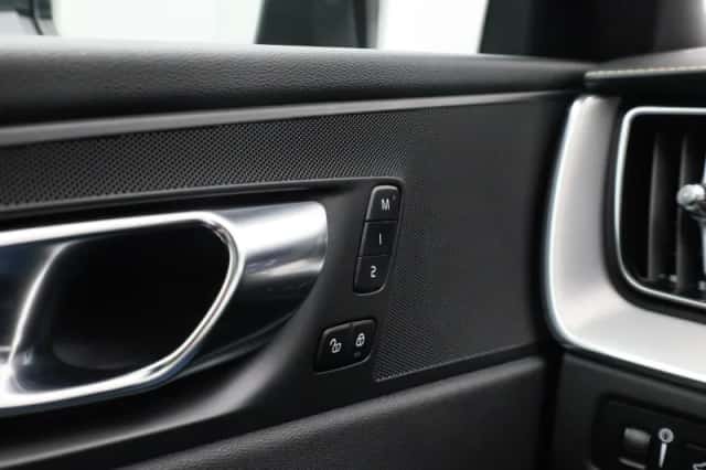 Volvo XC60 (2021) thumbnail 24