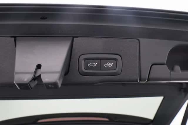 Volvo XC60 (2021) thumbnail 30