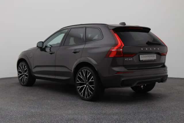Volvo XC60 (2021) thumbnail 4