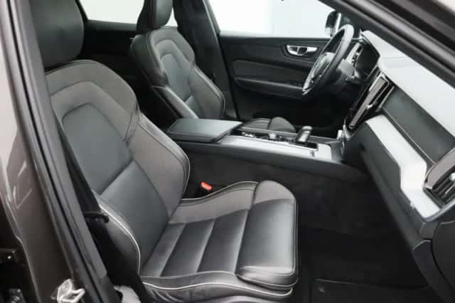 Volvo XC60 (2021) thumbnail 8