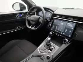Lynk & Co 01 (2023) thumbnail 3