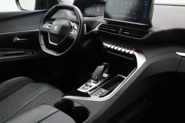 Peugeot 3008 (2022) thumbnail 3