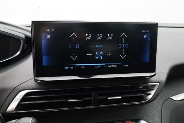 Peugeot 3008 (2022) thumbnail 21