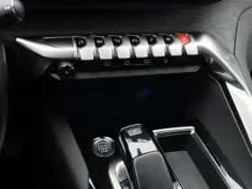 Peugeot 3008 (2022) thumbnail 23