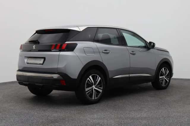 Peugeot 3008 (2022) thumbnail 5
