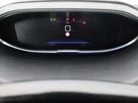 Peugeot 3008 (2022) thumbnail 6