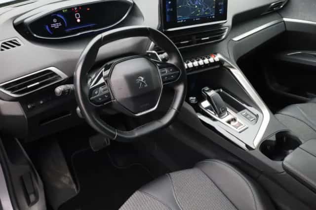 Peugeot 3008 (2022) thumbnail 9
