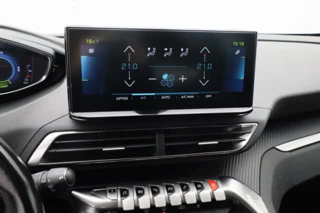 Peugeot 3008 (2022) thumbnail 16