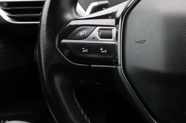Peugeot 3008 (2022) thumbnail 17
