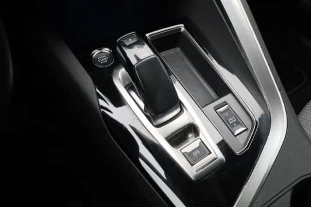 Peugeot 3008 (2022) thumbnail 22