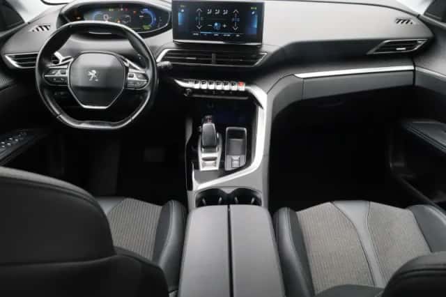 Peugeot 3008 (2022) thumbnail 7