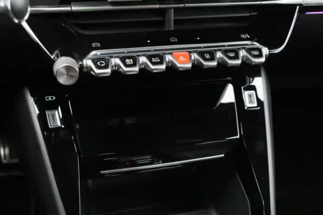 Peugeot 2008 (2023) thumbnail 23