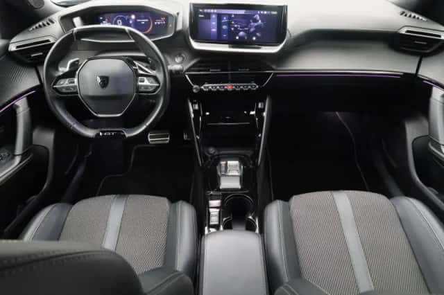 Peugeot 2008 (2023) thumbnail 7