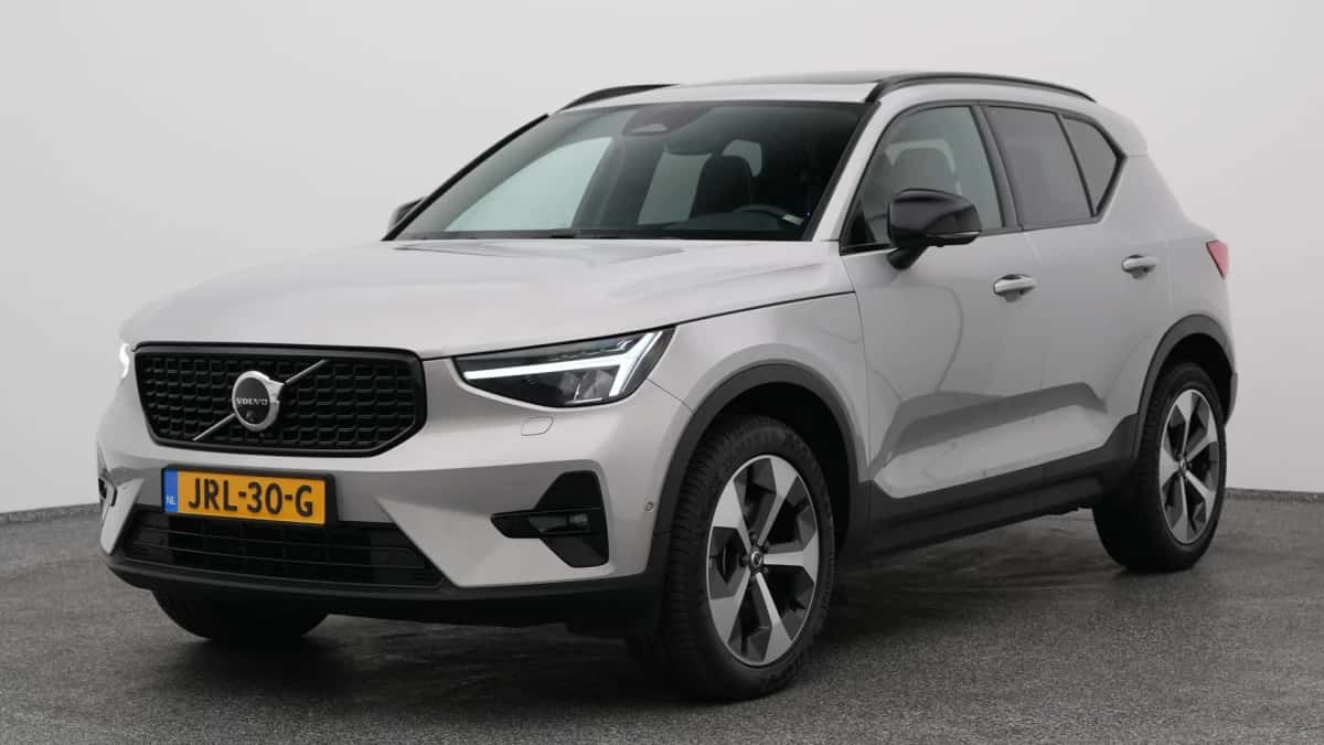 Volvo XC40 (2023) — foto 1