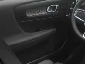 Volvo XC40 (2023) thumbnail 11
