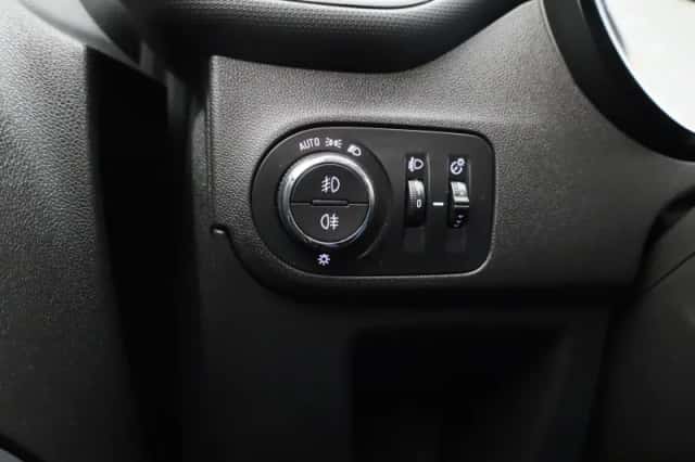 Opel Crossland (2020) thumbnail 22