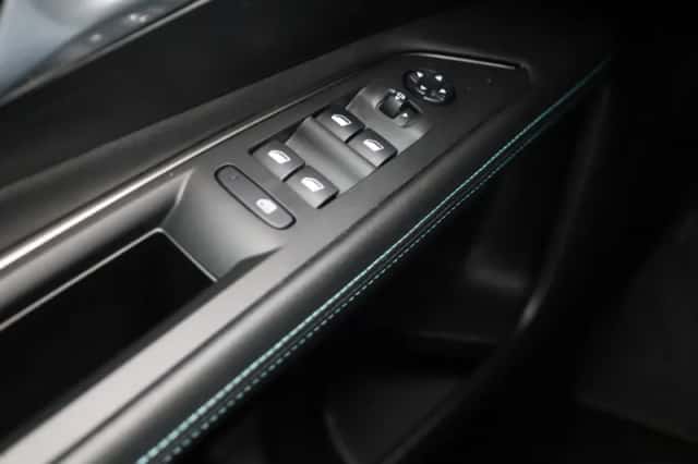 Peugeot 3008 (2021) thumbnail 20