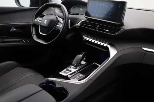 Peugeot 3008 (2021) thumbnail 3