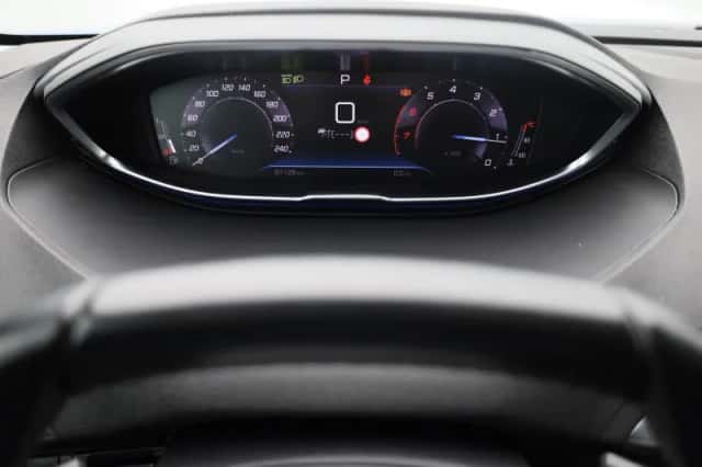 Peugeot 3008 (2021) thumbnail 6