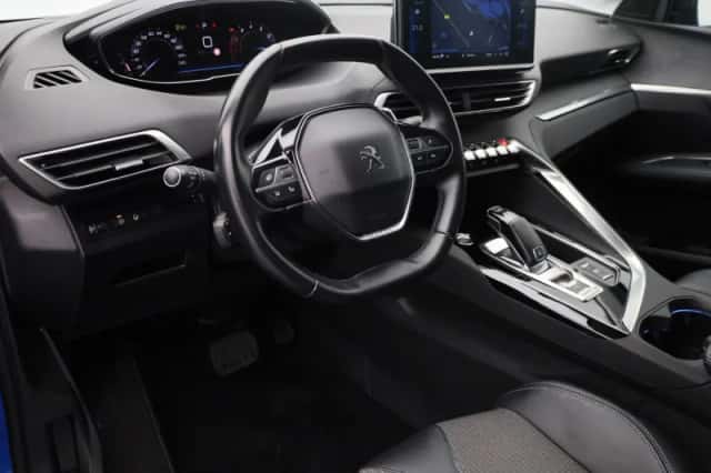 Peugeot 3008 (2021) thumbnail 9