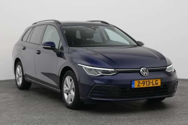 Volkswagen Golf (2021) thumbnail 2
