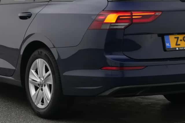 Volkswagen Golf (2021) thumbnail 17