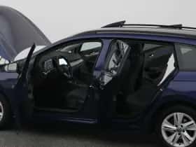 Volkswagen Golf (2021) thumbnail 30