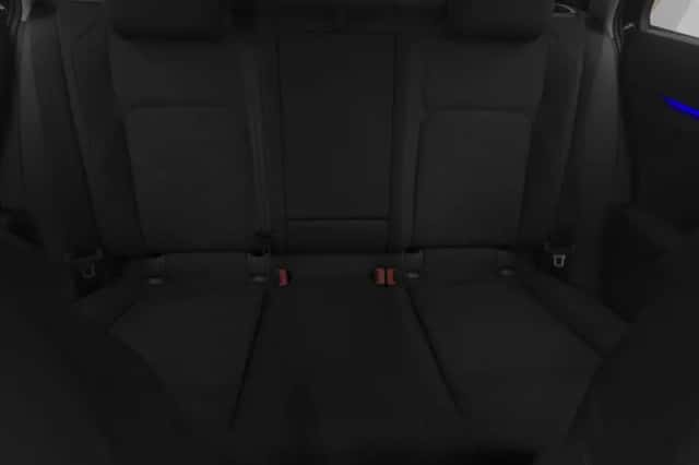Volkswagen Golf (2021) thumbnail 4