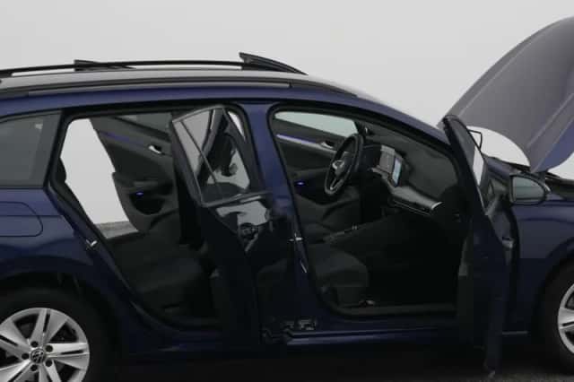 Volkswagen Golf (2021) thumbnail 31