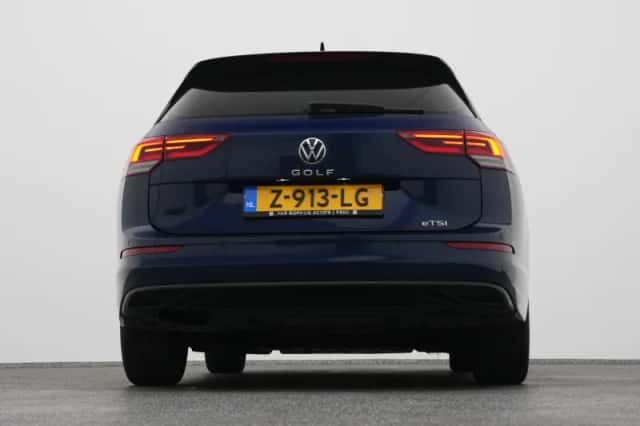 Volkswagen Golf (2021) thumbnail 33