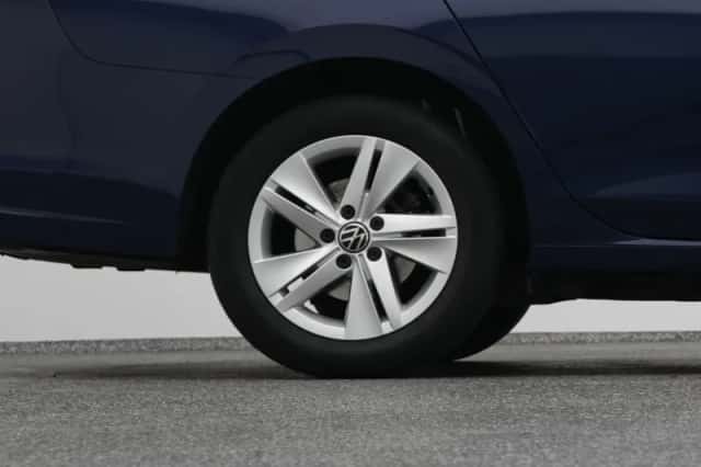 Volkswagen Golf (2021) thumbnail 38