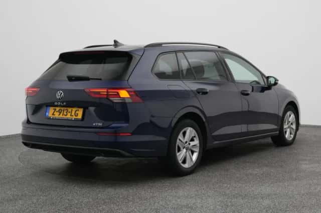 Volkswagen Golf (2021) thumbnail 6