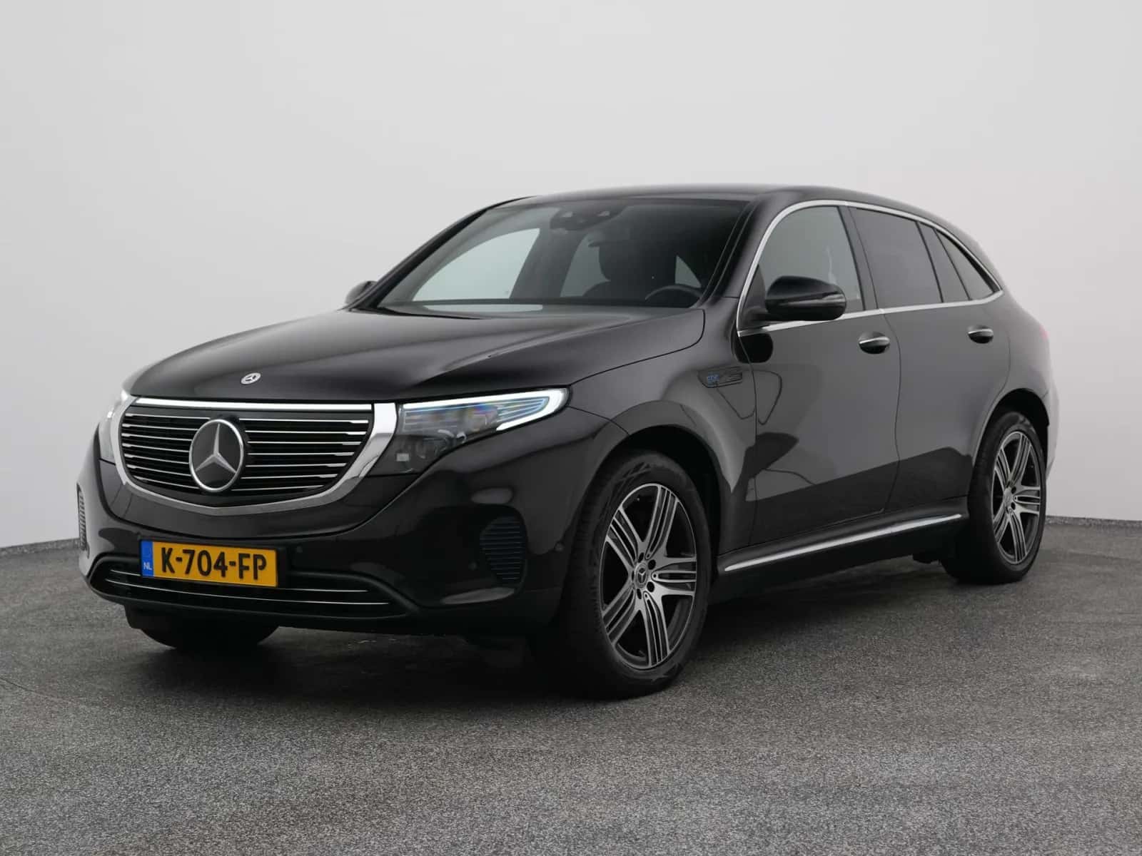 Mercedes-Benz EQC (2020) — foto 1