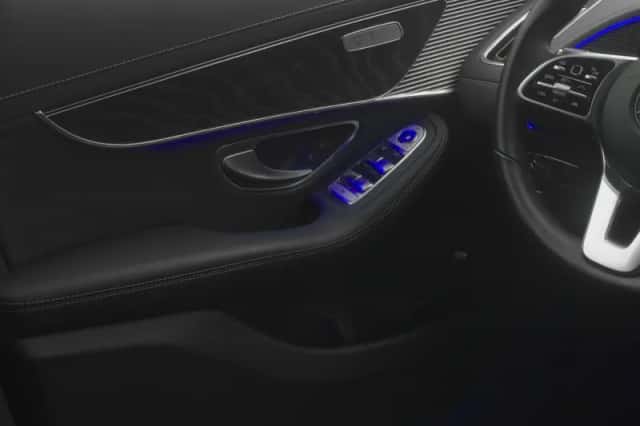 Mercedes-Benz EQC (2020) thumbnail 12