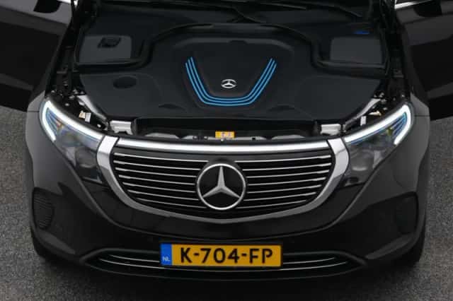 Mercedes-Benz EQC (2020) thumbnail 31
