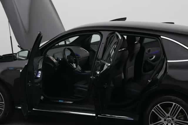 Mercedes-Benz EQC (2020) thumbnail 33
