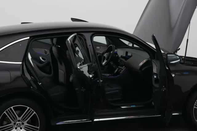 Mercedes-Benz EQC (2020) thumbnail 34