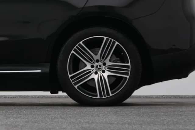 Mercedes-Benz EQC (2020) thumbnail 40