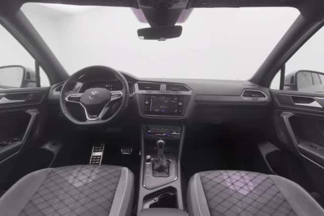 Volkswagen Tiguan (2023) thumbnail 3