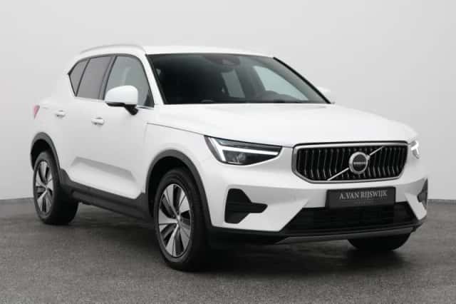 Volvo XC40 (2022) thumbnail 2