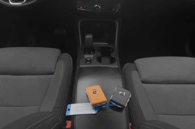 Volvo XC40 (2022) thumbnail 12