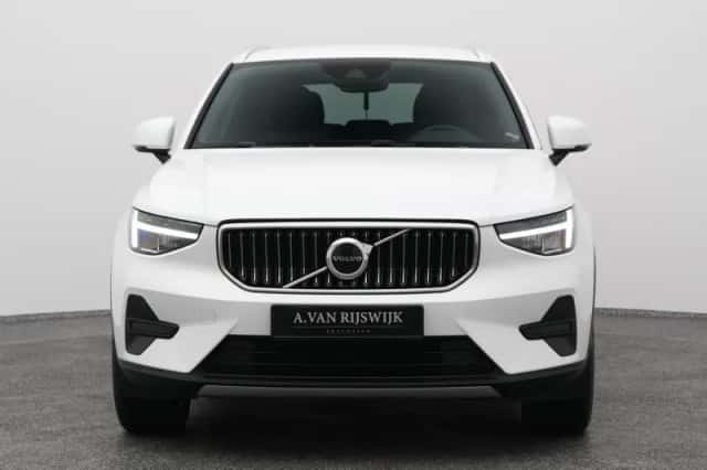 Volvo XC40 (2022) thumbnail 9