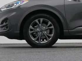 Ford Kuga (2023) thumbnail 38